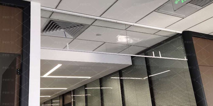 擋煙垂壁與墻的間隙是多少？